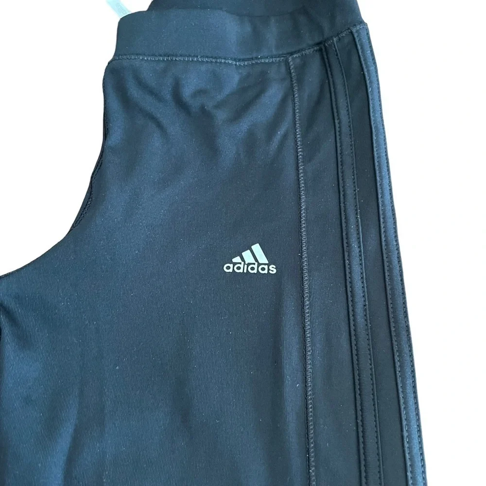 Adidas- Big girl’s leggings- Black. Size 11-12 year or M